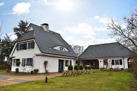Stilvolle Villa in Top Zustand mit Charmanten Garten
