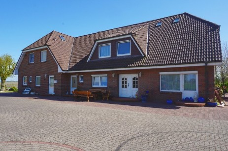Großes Anwesen mit Weide und Ferienwohung